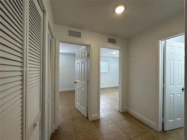 $1,995 | 2900 Northeast 17th Avenue, Unit 224, Pompano Beach, FL 33064