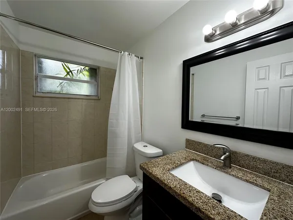 $1,995 | 2900 Northeast 17th Avenue, Unit 224, Pompano Beach, FL 33064