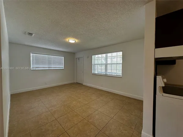 $1,995 | 2900 Northeast 17th Avenue, Unit 224, Pompano Beach, FL 33064