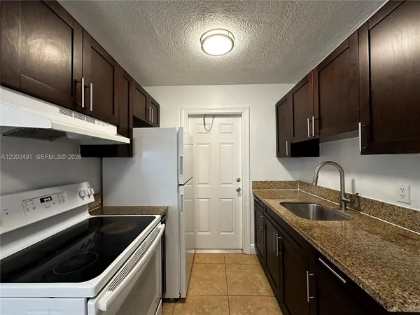 $1,995 | 2900 Northeast 17th Avenue, Unit 224, Pompano Beach, FL 33064