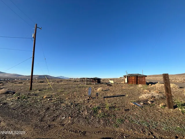 a view of a dry yard