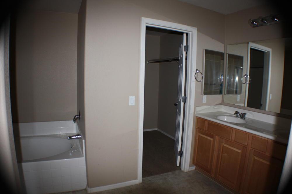 45799 West Ranch Road Maricopa, AZ 85139 - Photo 5 of 18 Master Bathroom
