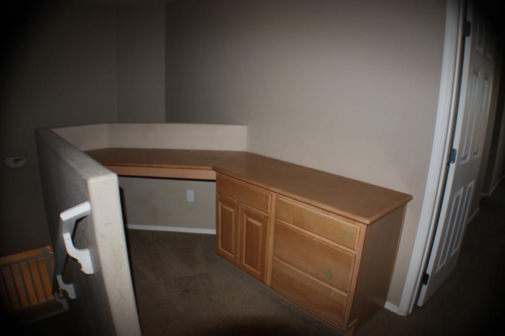 45799 West Ranch Road Maricopa, AZ 85139 - Photo 9 of 18 Built in Desk upstairs