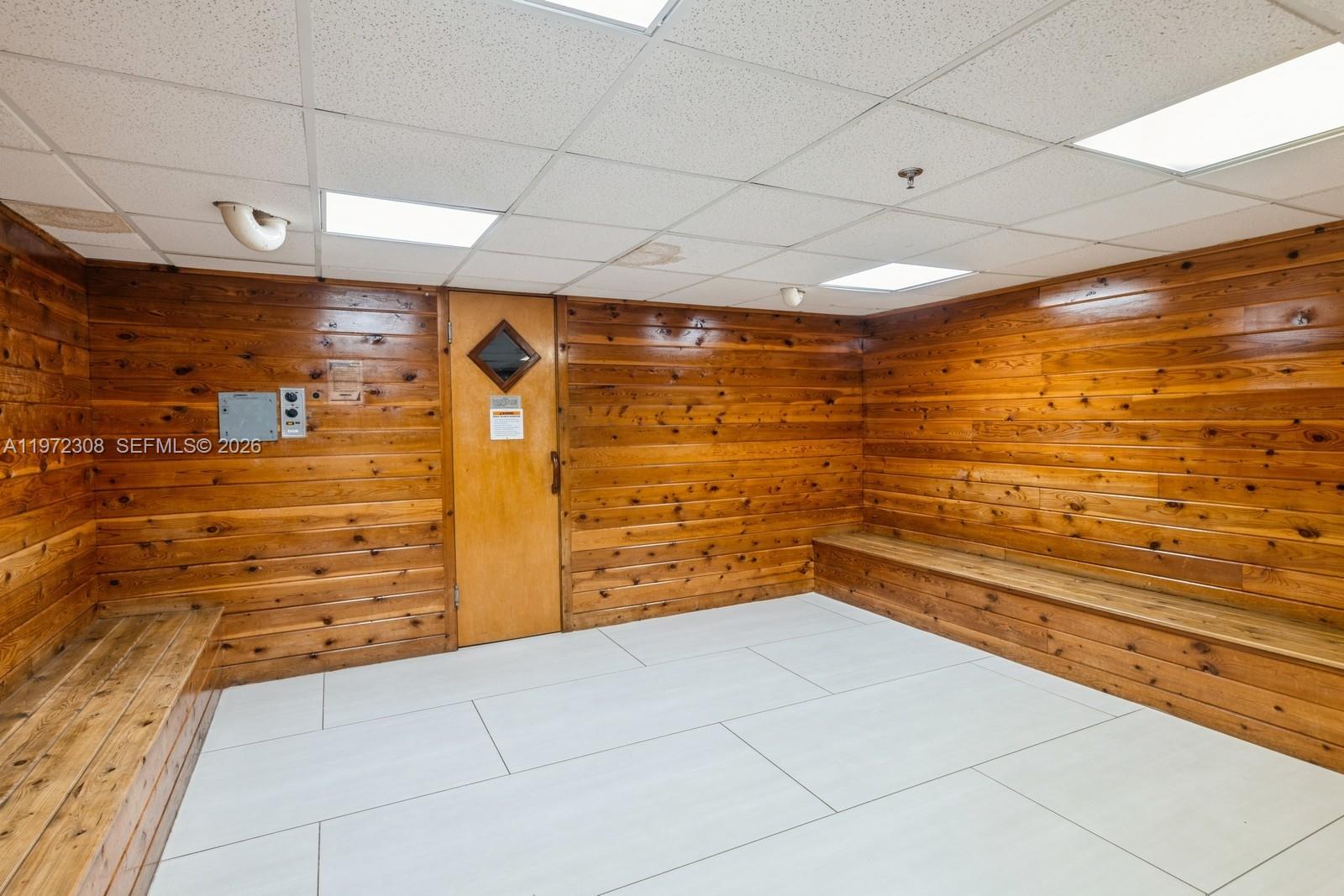 540 Brickell Key Drive, Unit 504 Miami, FL 33131 - Photo 9 of 31 a view of walk in entryway