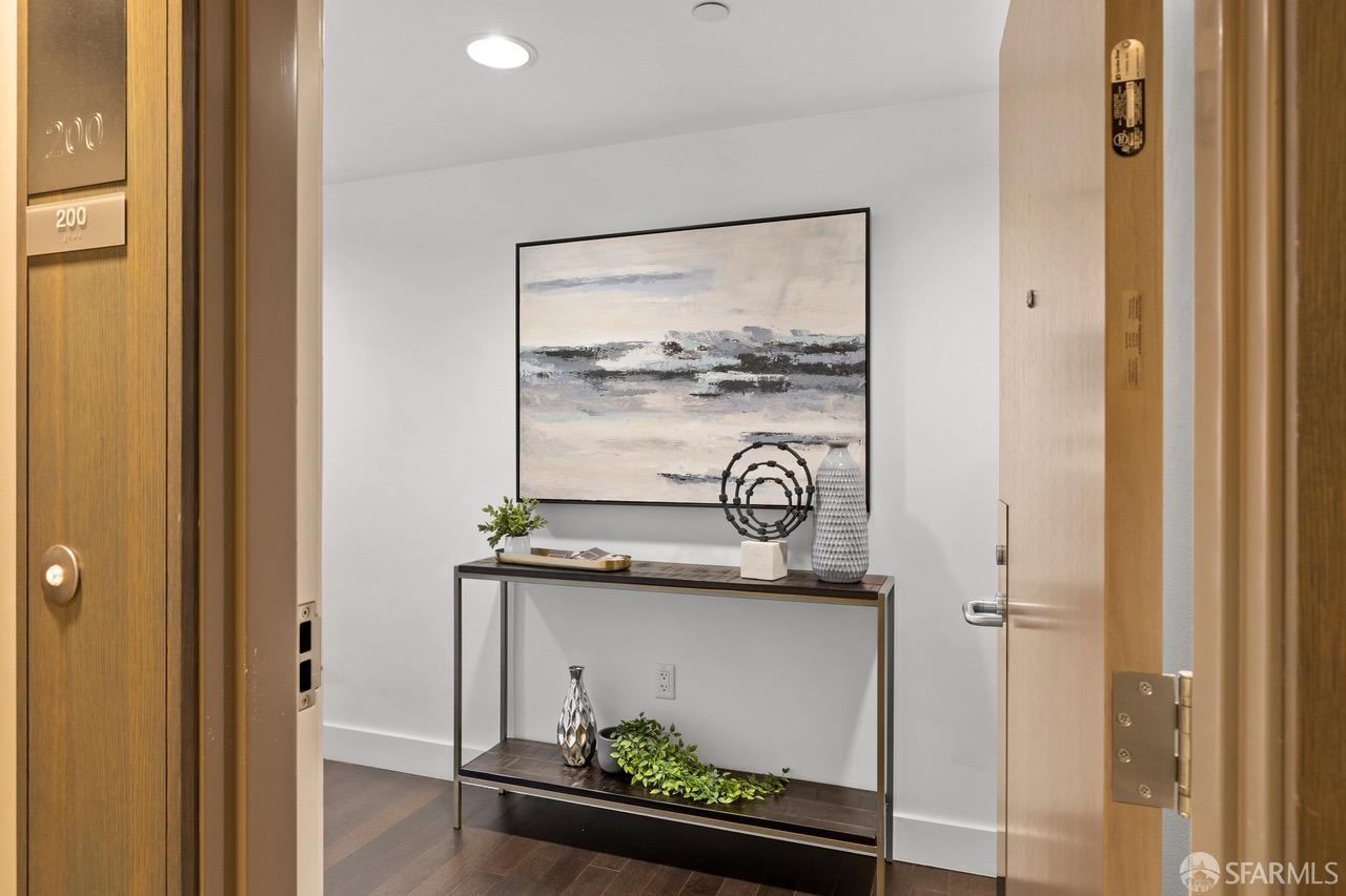 8 Buchanan Street, Unit 200L San Francisco, CA 94102 - Photo 2 of 27 a front view of a house with garden