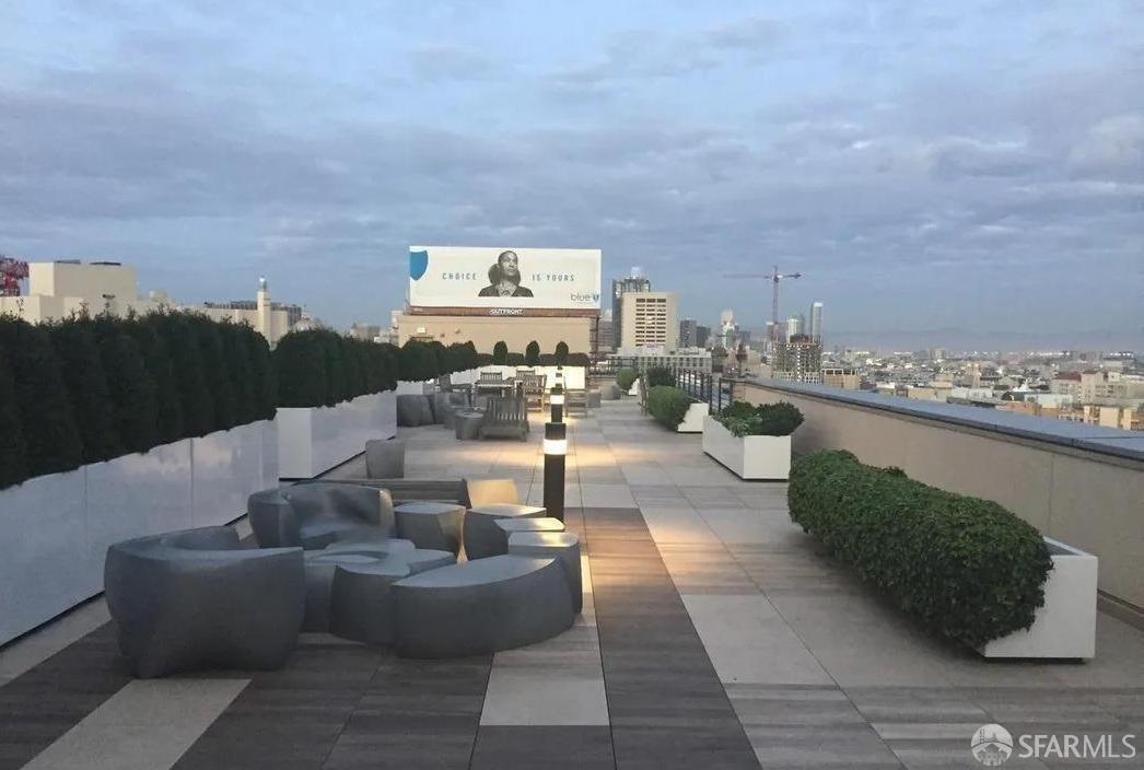 8 Buchanan Street, Unit 200L San Francisco, CA 94102 - Photo 22 of 27 a view of a terrace with couches and sky view