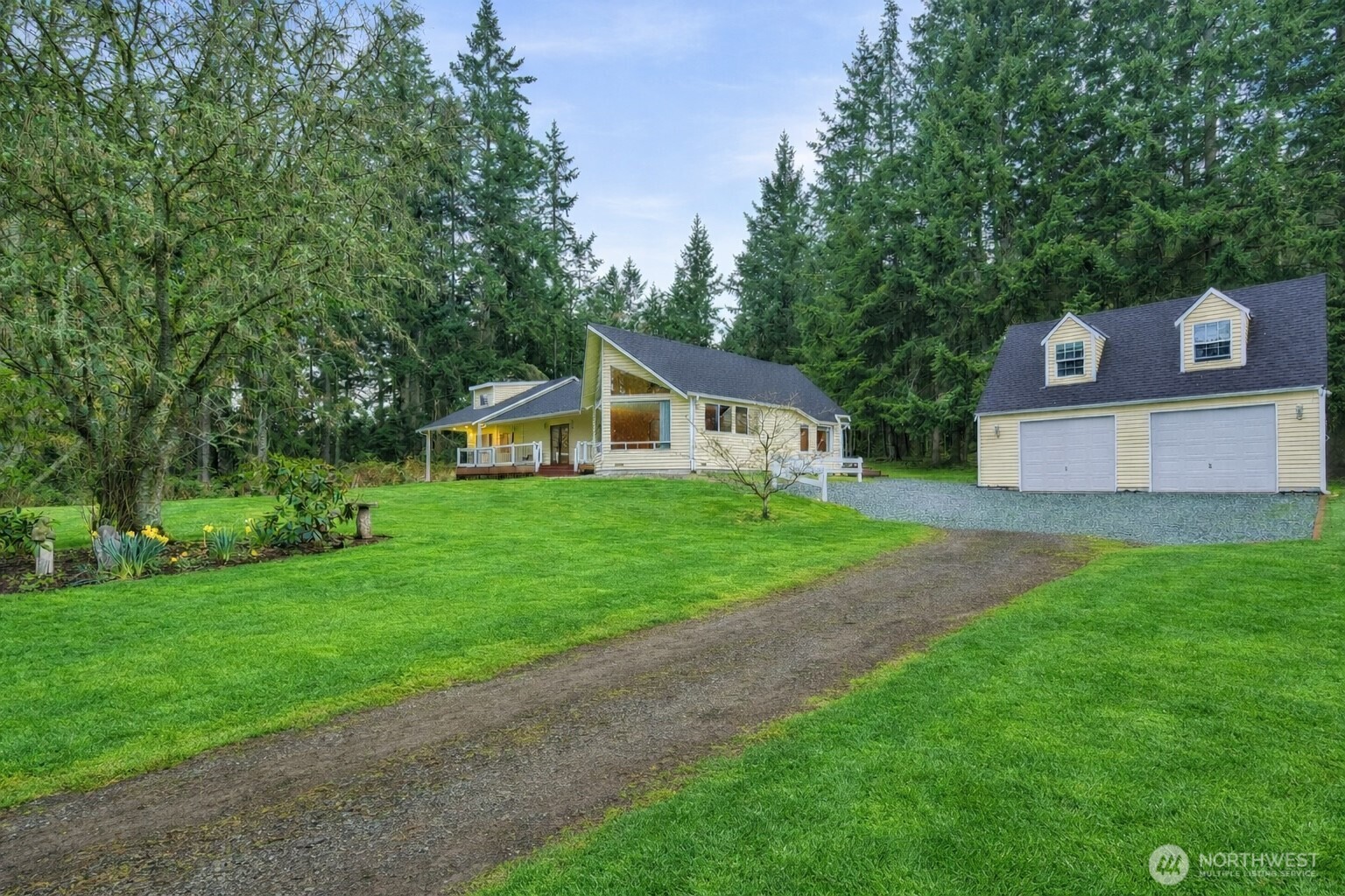 4145 Glendale Road Clinton, WA 98236 - Photo 1 of 40