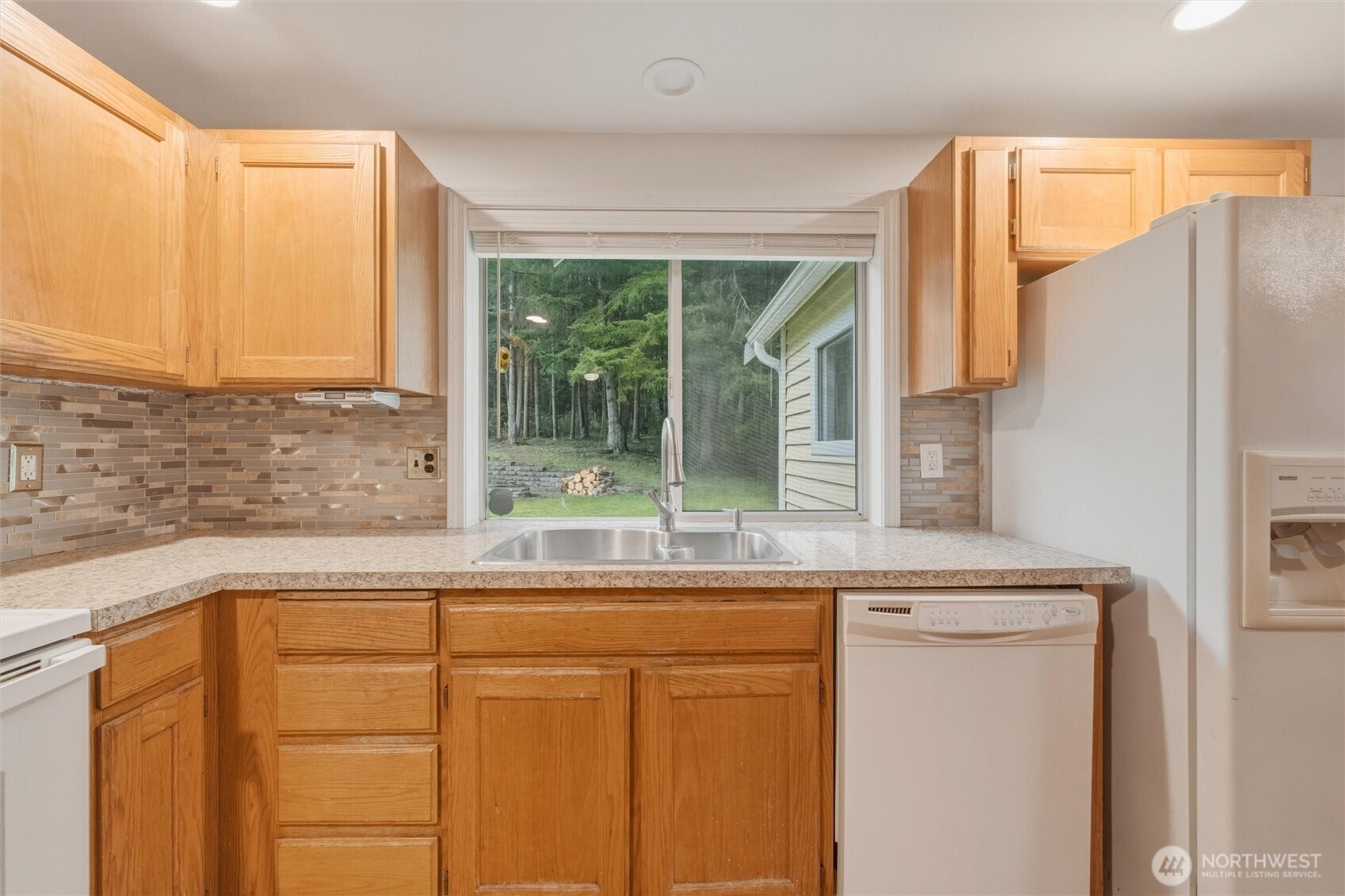 4145 Glendale Road Clinton, WA 98236 - Photo 13 of 40