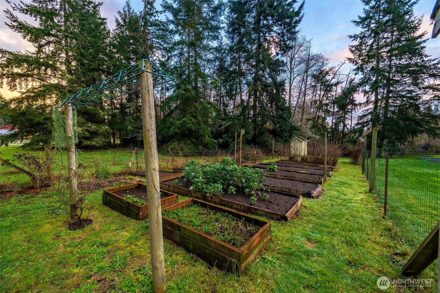 4145 Glendale Road Clinton, WA 98236 - Photo 3 of 40