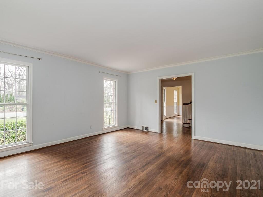 622 Robmont Road Charlotte, NC 28270 - Photo 5 of 25 Gallery Image 5