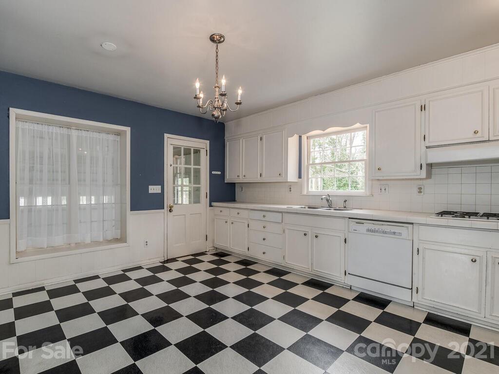 622 Robmont Road Charlotte, NC 28270 - Photo 8 of 25 Gallery Image 8