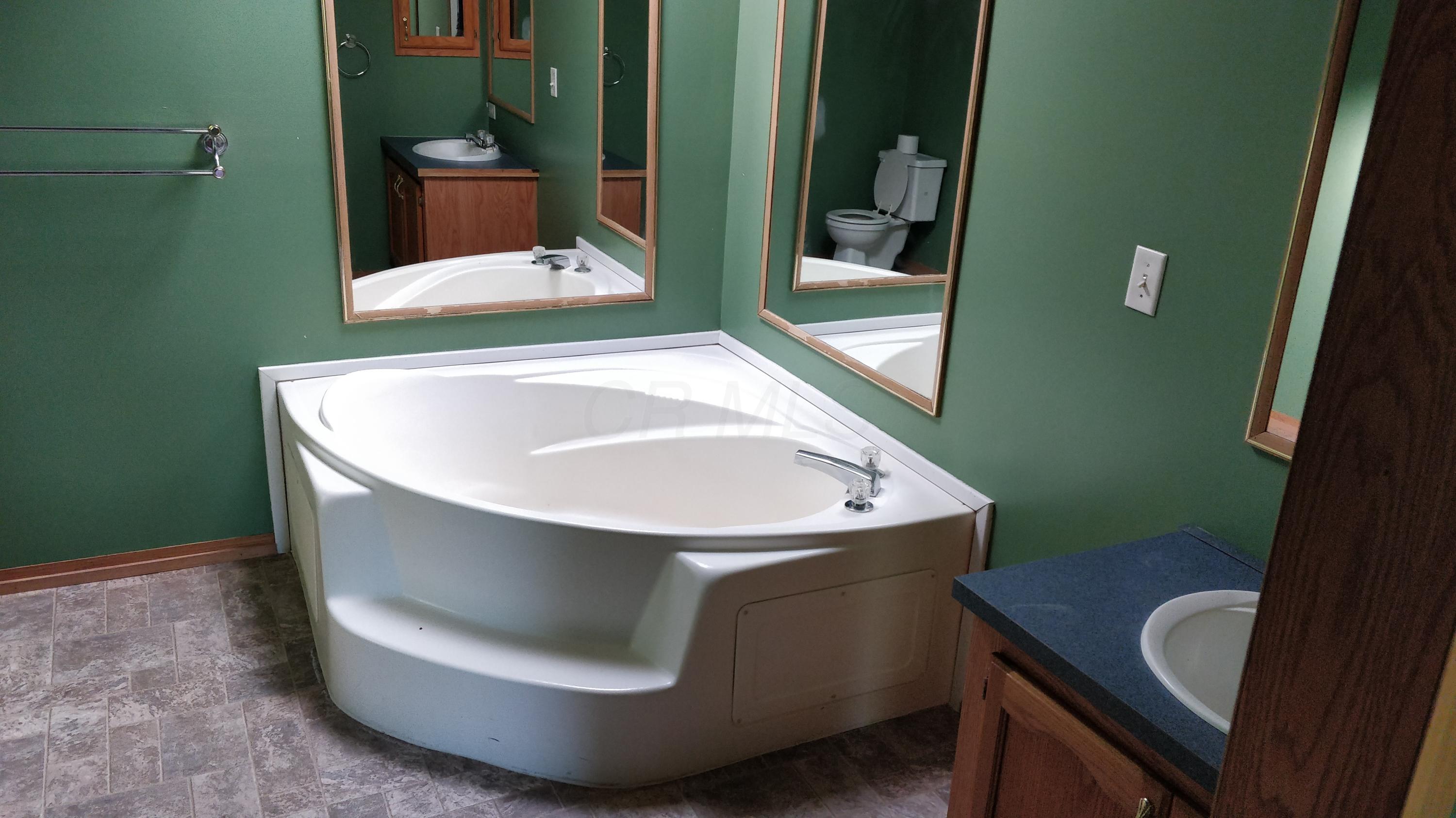 1010 North Hopewell Road Hopewell, OH 43746 - Photo 13 of 19