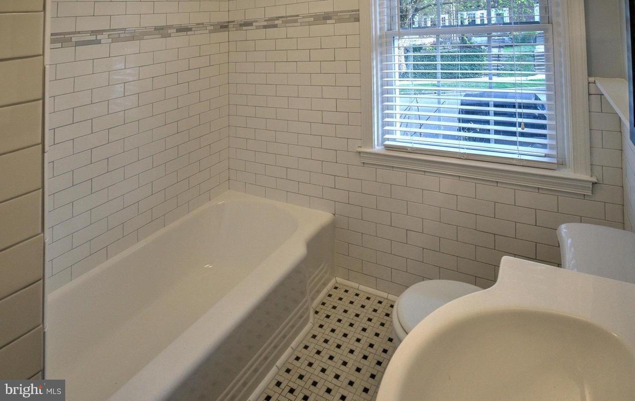 360 Old Trail Baltimore, MD 21212 - Photo 10 of 13