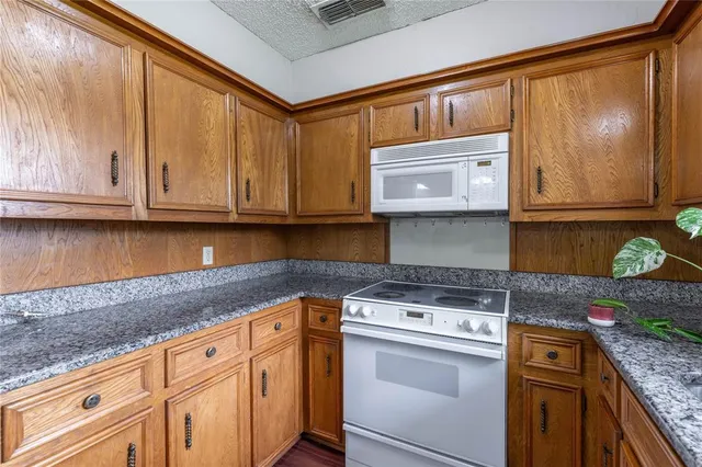 $429,000 | 2909 Southeast McKinney Street, Rice, TX 75155