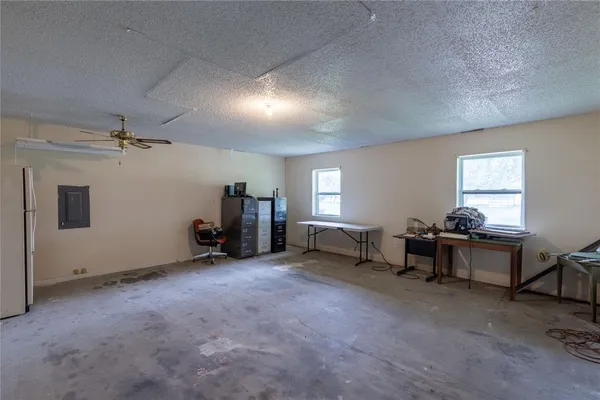 $349,999 | 2909 Southeast McKinney Street, Rice, TX 75155