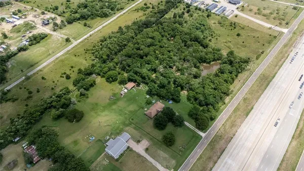 $349,999 | 2909 Southeast McKinney Street, Rice, TX 75155