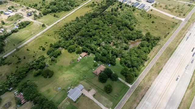 $429,000 | 2909 Southeast McKinney Street, Rice, TX 75155