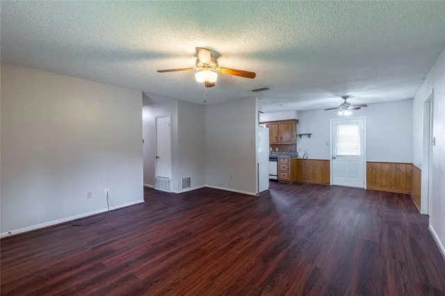 $429,000 | 2909 Southeast McKinney Street, Rice, TX 75155