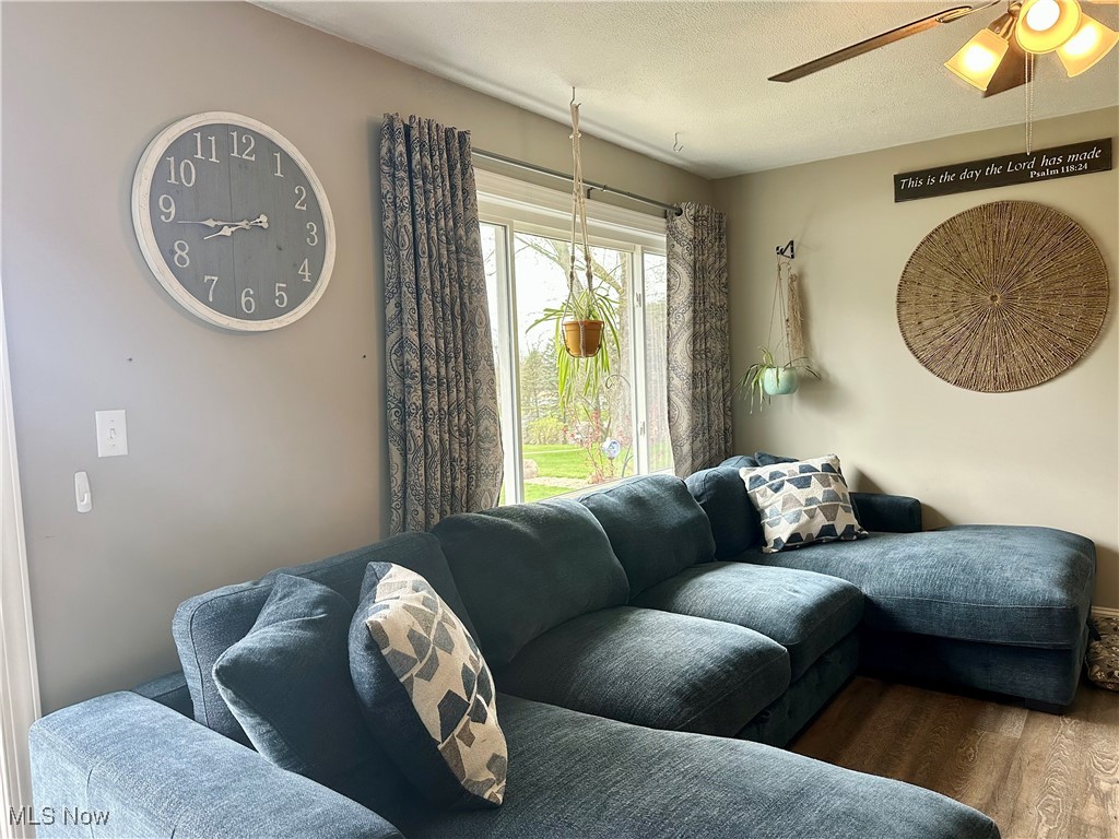1775 Far View Road Akron, OH 44312 - Photo 4 of 46