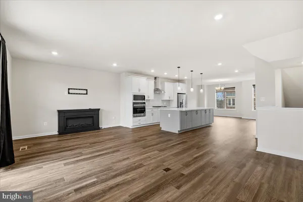 $3,900 | 1636 Field Sparrow Terrace Northeast, Leesburg, VA 20176