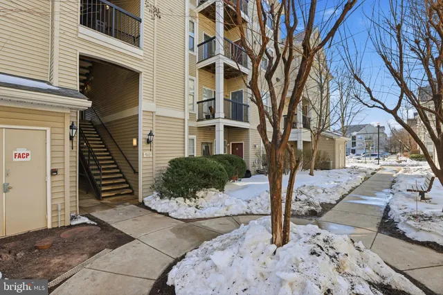 $399,900 | 5142 Brittney Elyse Circle, Unit C, Centreville, VA 20120