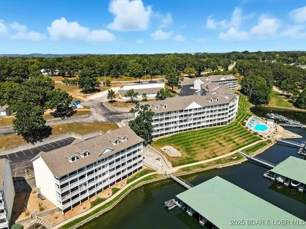 $369,000 | 4800 Eagleview Drive, Unit 121, Osage Beach, MO 65065
