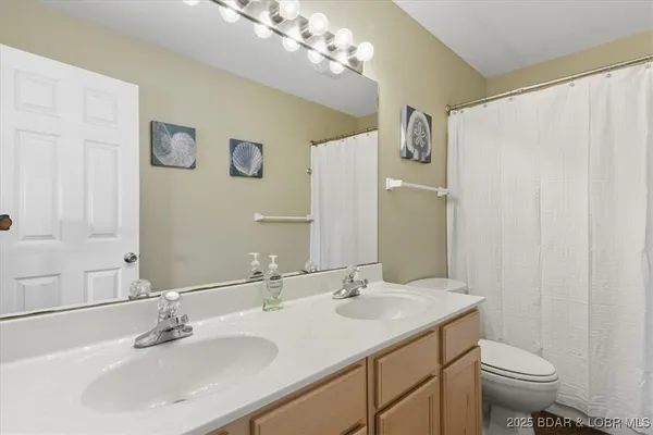 $369,000 | 4800 Eagleview Drive, Unit 121, Osage Beach, MO 65065