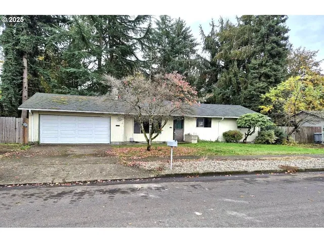 $390,000 | 208 Northwest 24th Street, McMinnville, OR 97128
