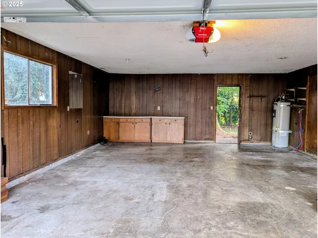 $390,000 | 208 Northwest 24th Street, McMinnville, OR 97128