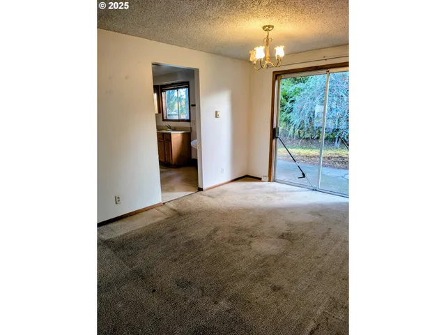 $390,000 | 208 Northwest 24th Street, McMinnville, OR 97128