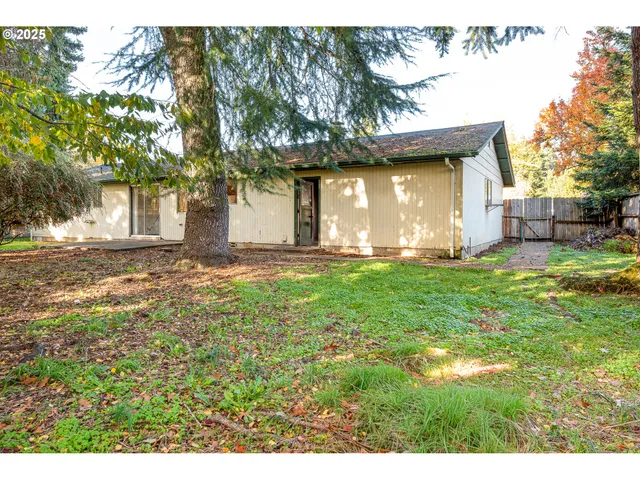 $390,000 | 208 Northwest 24th Street, McMinnville, OR 97128