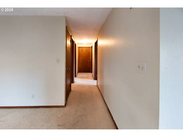 $390,000 | 208 Northwest 24th Street, McMinnville, OR 97128