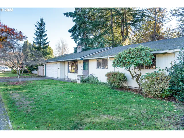 $390,000 | 208 Northwest 24th Street, McMinnville, OR 97128