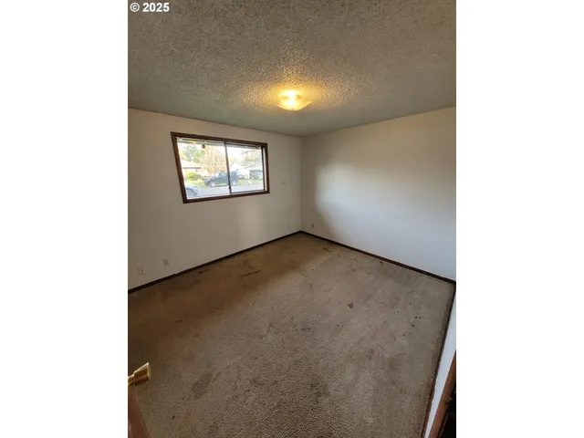 $390,000 | 208 Northwest 24th Street, McMinnville, OR 97128