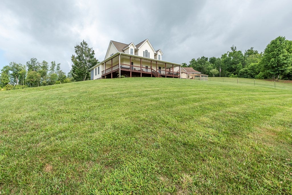 18364 Buffalo Pond Road Bristol, VA 24202 - Photo 3 of 48 Gallery Image 3
