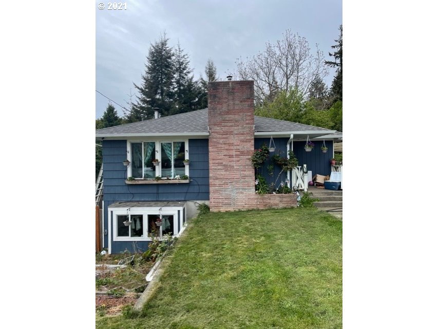 910 State Street North Bend, OR 97459 - Photo 2 of 28 Gallery Image 2