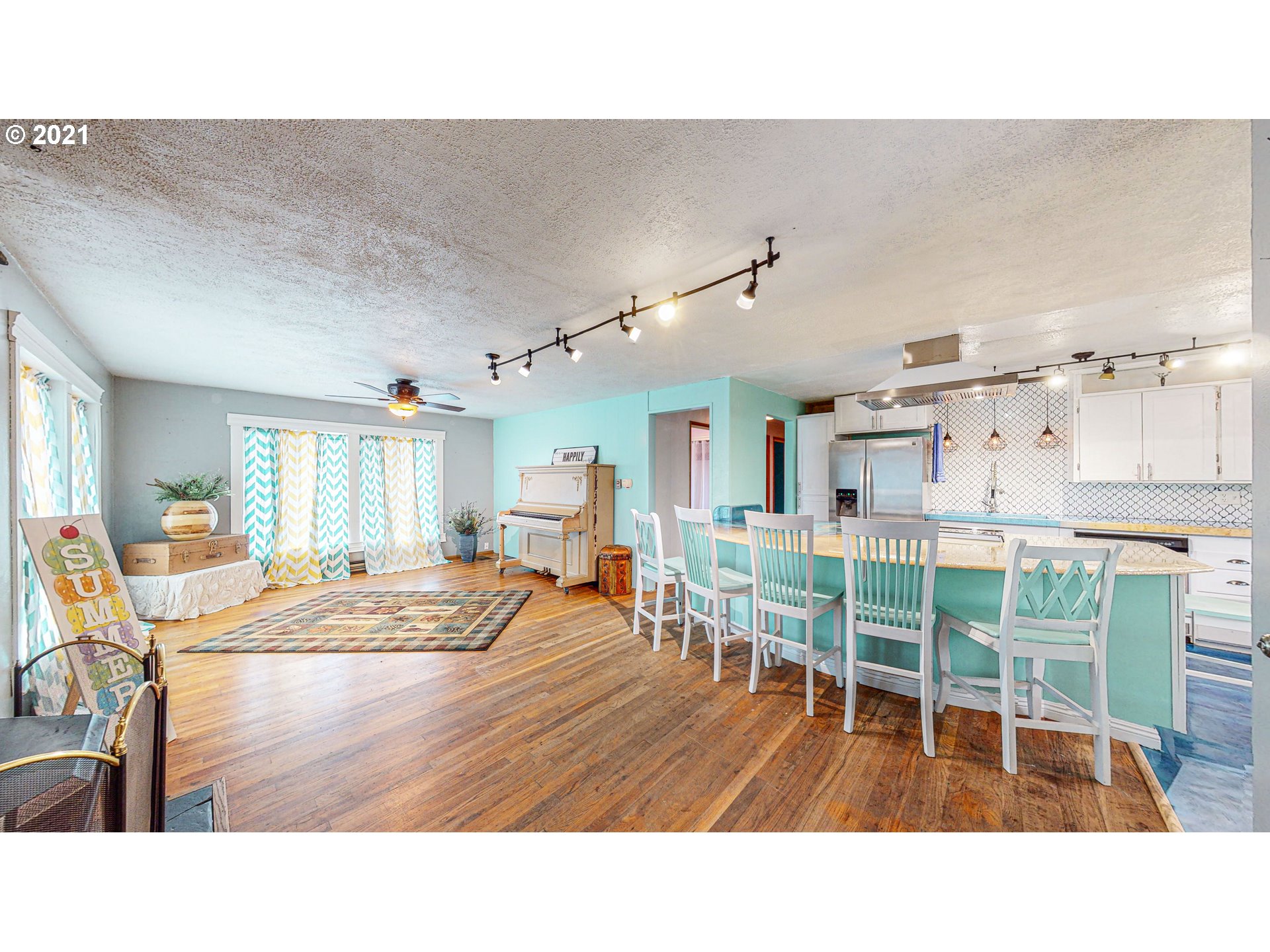 910 State Street North Bend, OR 97459 - Photo 10 of 28 Gallery Image 10
