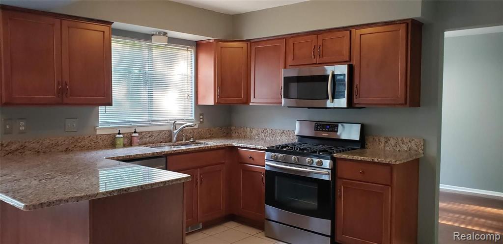 2960 Acorn Road Bloomfield Hills, MI 48302 - Photo 12 of 36