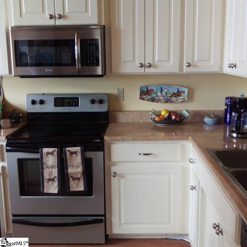 79 North Henderson Road Travelers Rest, SC 29690 - Photo 23 of 30