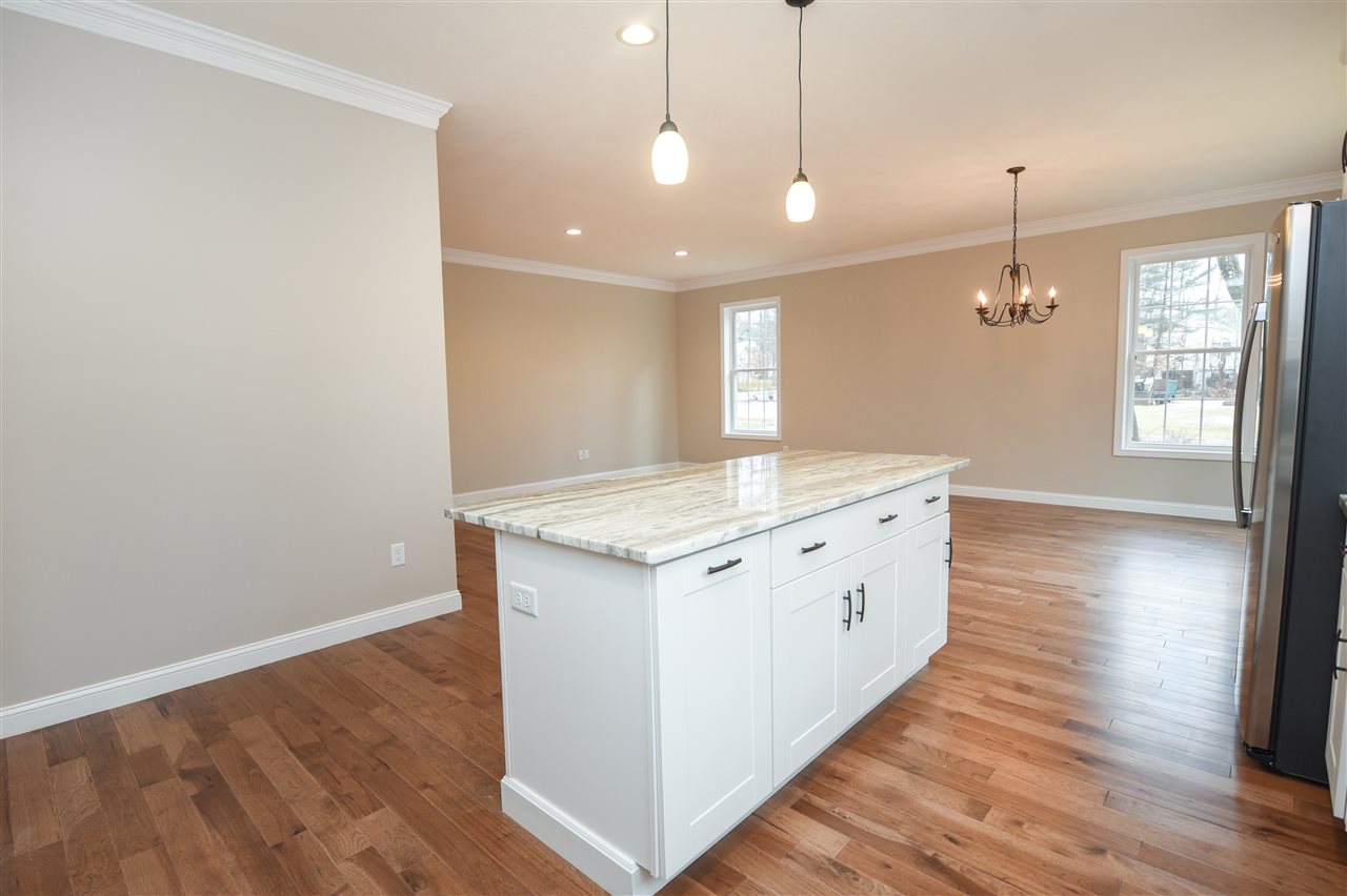 181 Warner Hill Road Derry, NH 03038 - Photo 5 of 34