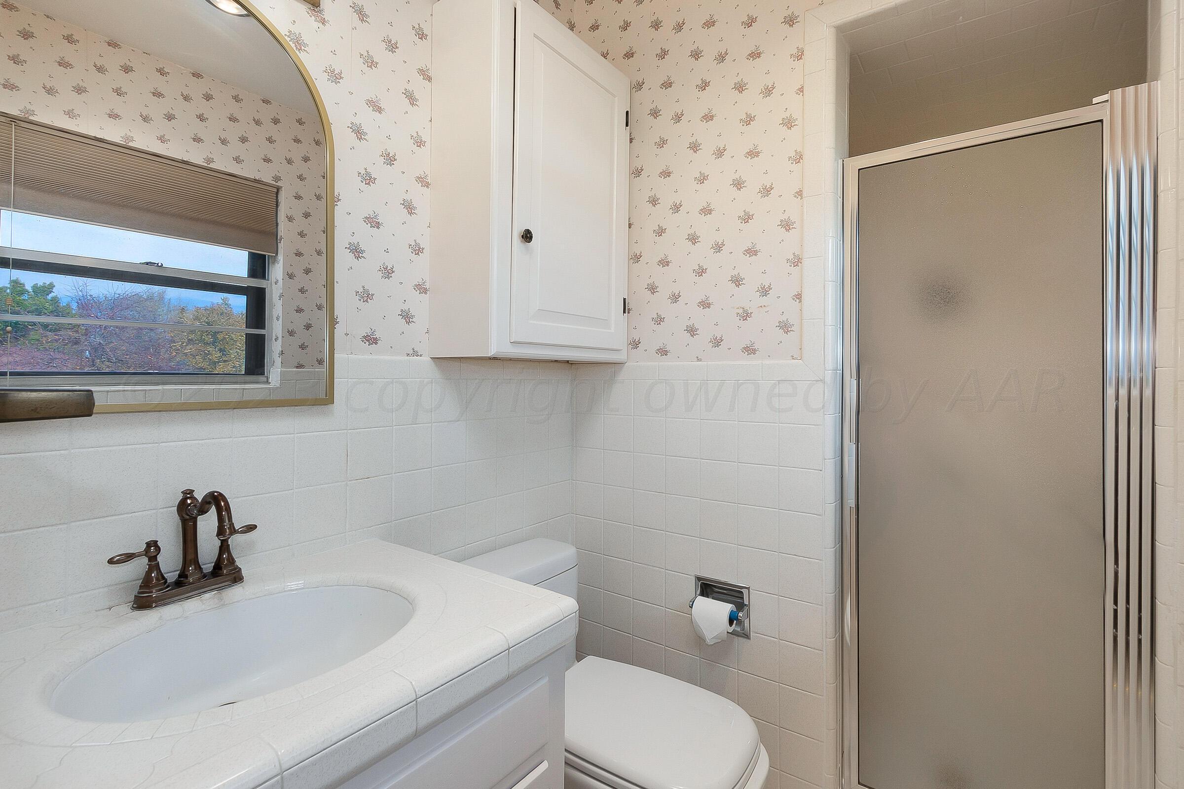 6017 Gainsborough Road Amarillo, TX 79106 - Photo 16 of 28 Master Bathroom