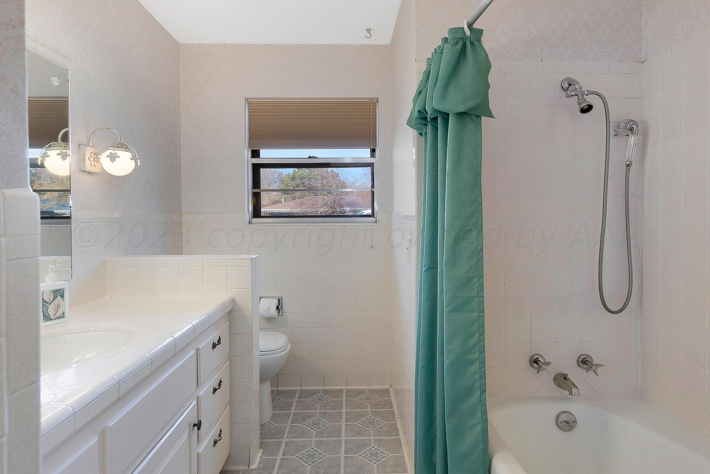 6017 Gainsborough Road Amarillo, TX 79106 - Photo 20 of 28 Bathroom 2