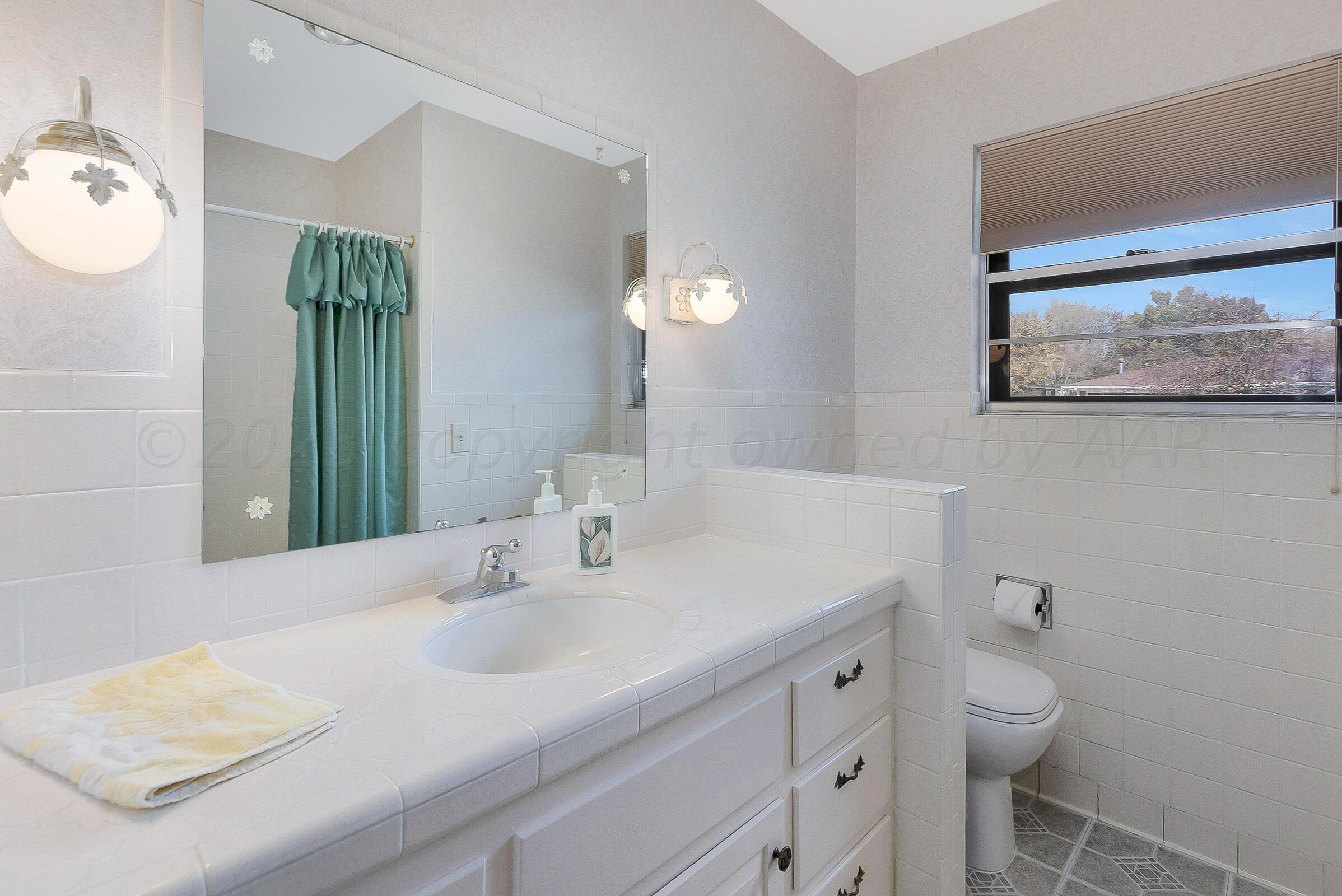 6017 Gainsborough Road Amarillo, TX 79106 - Photo 21 of 28 Bathroom 2 view 2