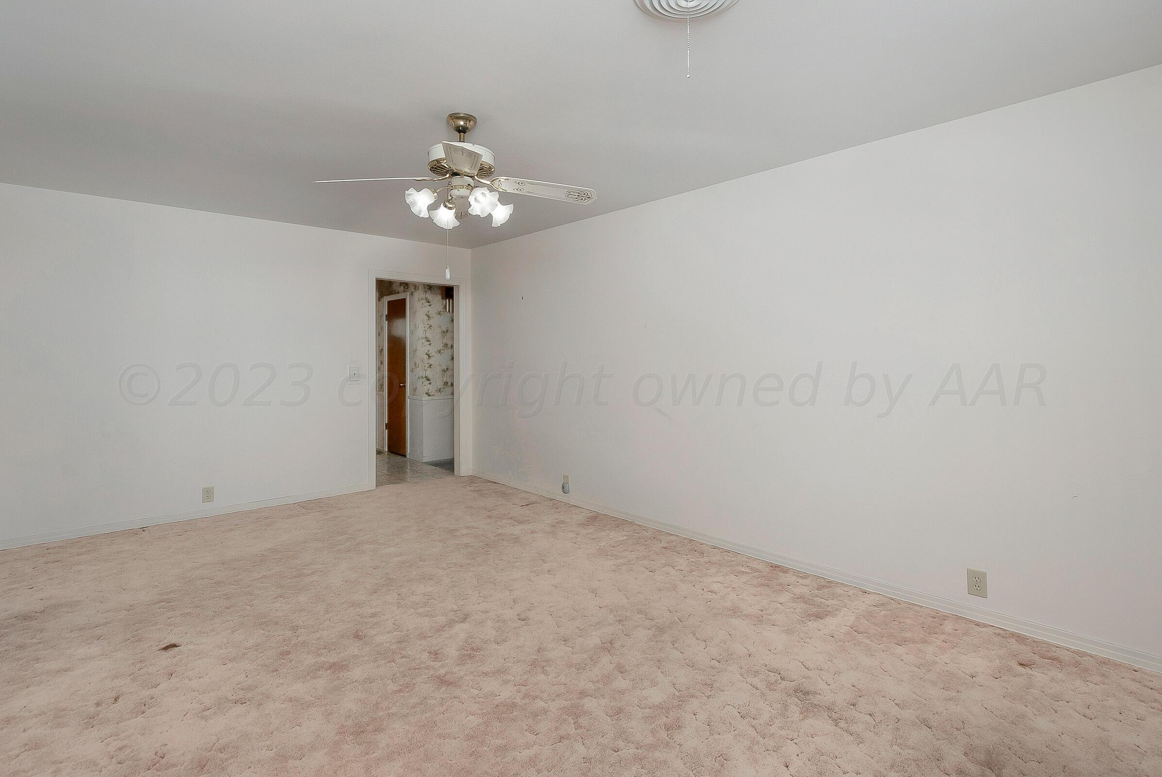 6017 Gainsborough Road Amarillo, TX 79106 - Photo 7 of 28 Living Room 2