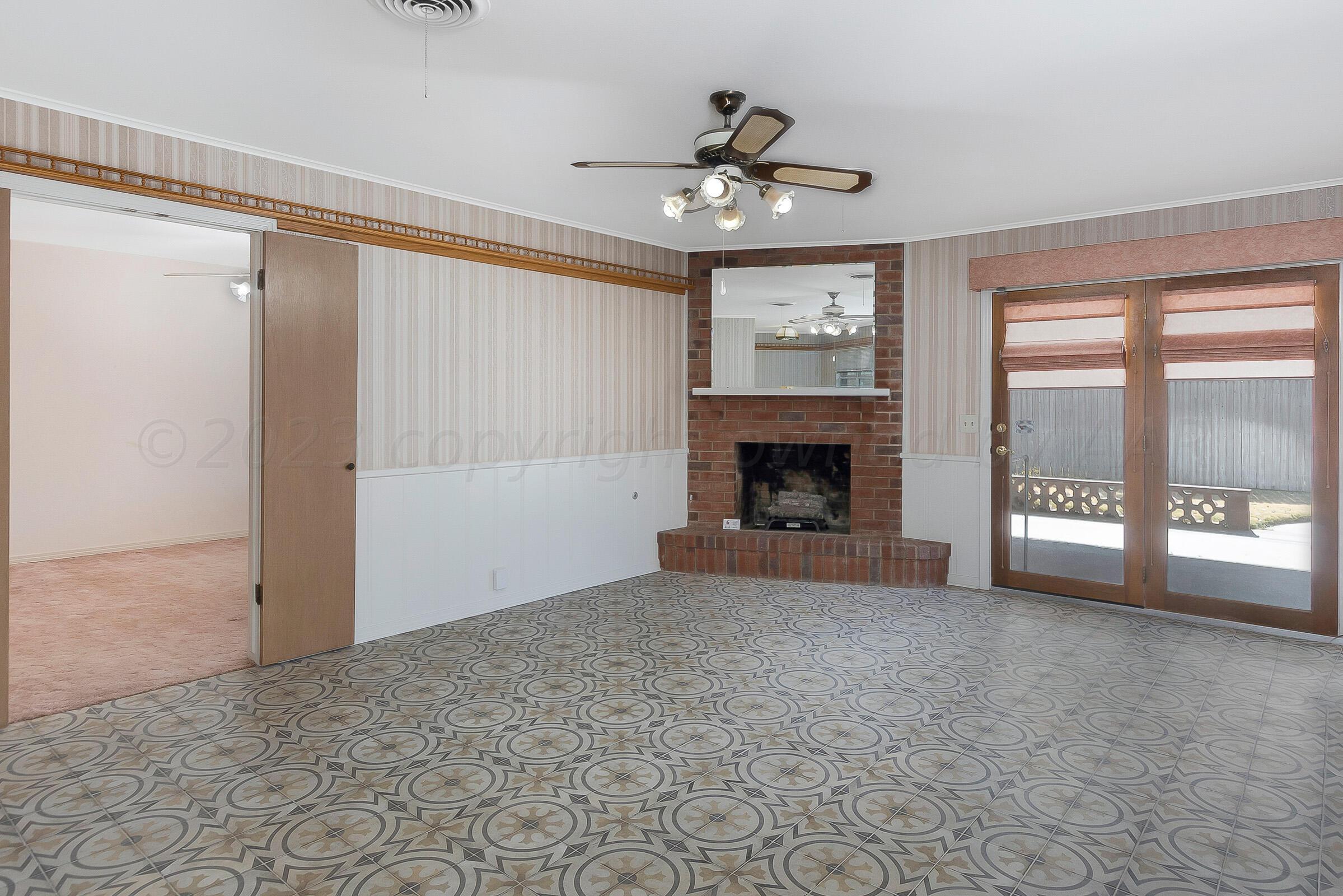 6017 Gainsborough Road Amarillo, TX 79106 - Photo 8 of 28 Den