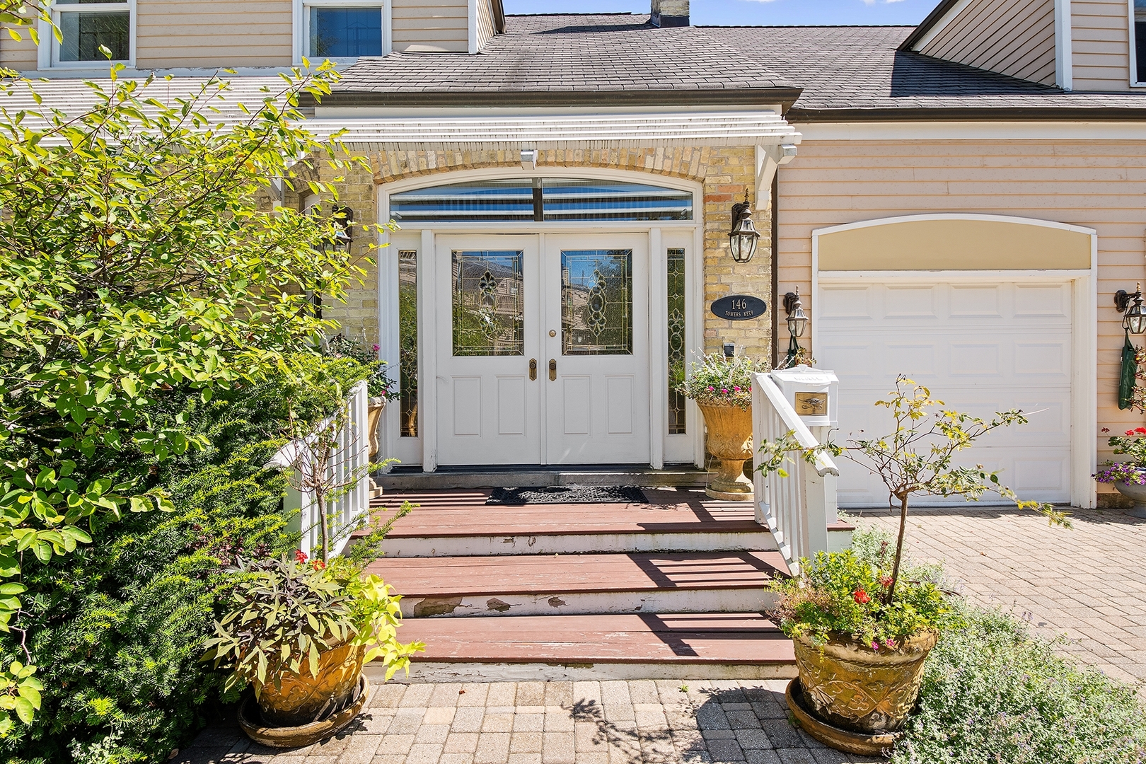 146 Towers Keep Highland Park, IL 60035 - Photo 2 of 29