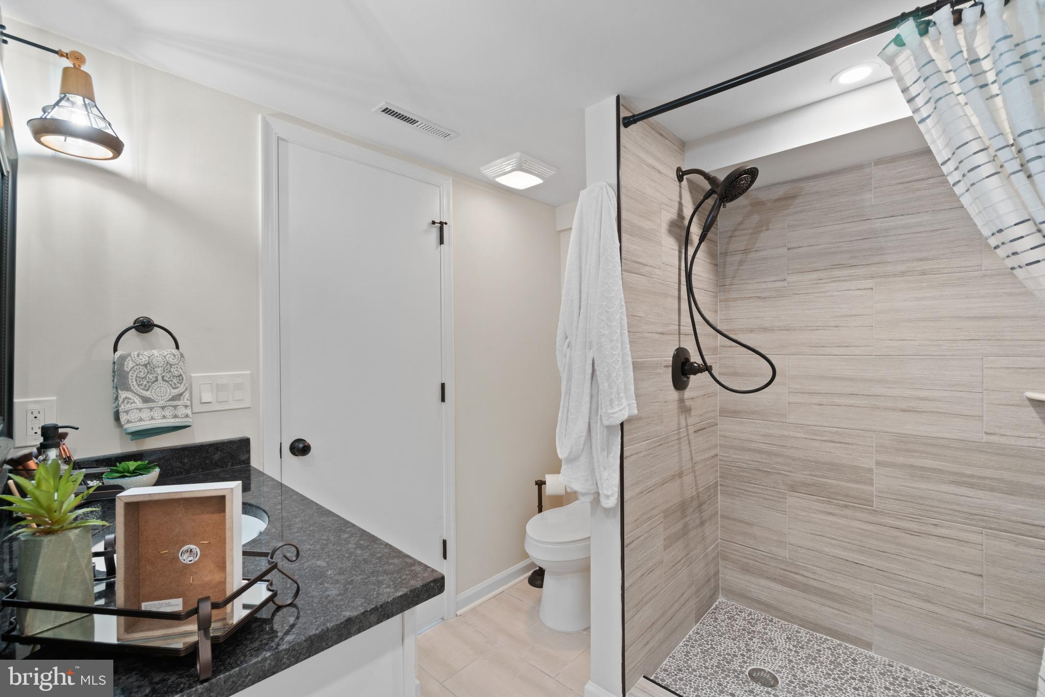 306 Battlefield Road Locust Grove, VA 22508 - Photo 25 of 34 Fabulous Tiled Shower! WOW!!!
