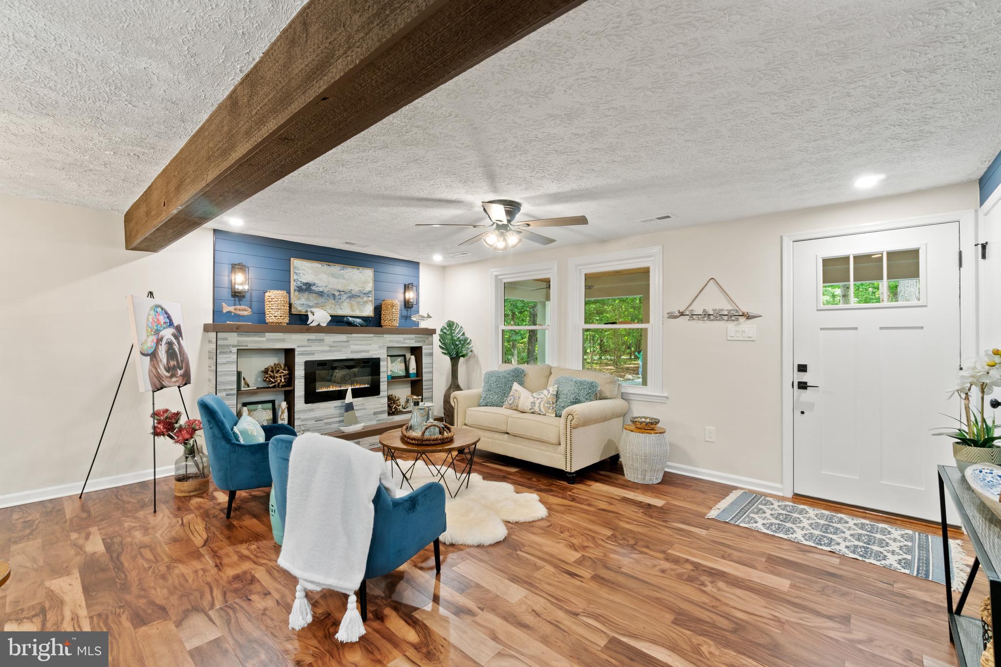 306 Battlefield Road Locust Grove, VA 22508 - Photo 4 of 34 Hardwoods, Shiplap, Fireplace!!!
