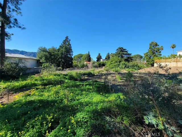 $1,300,000 | 2442 Cross Street, La Crescenta, CA 91214