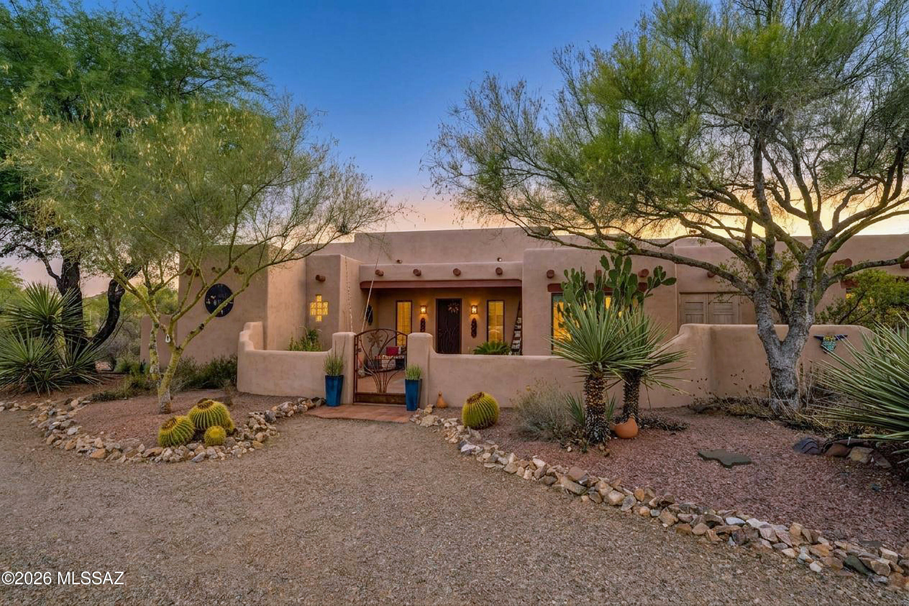 1488 South Walnut Spring Place Green Valley, AZ 85614 - Photo 2 of 50